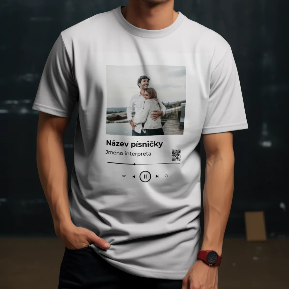 Věnujte dárek v podobě oblíbené písničky ... vložíte název písničky a fotku a máte hotovo.