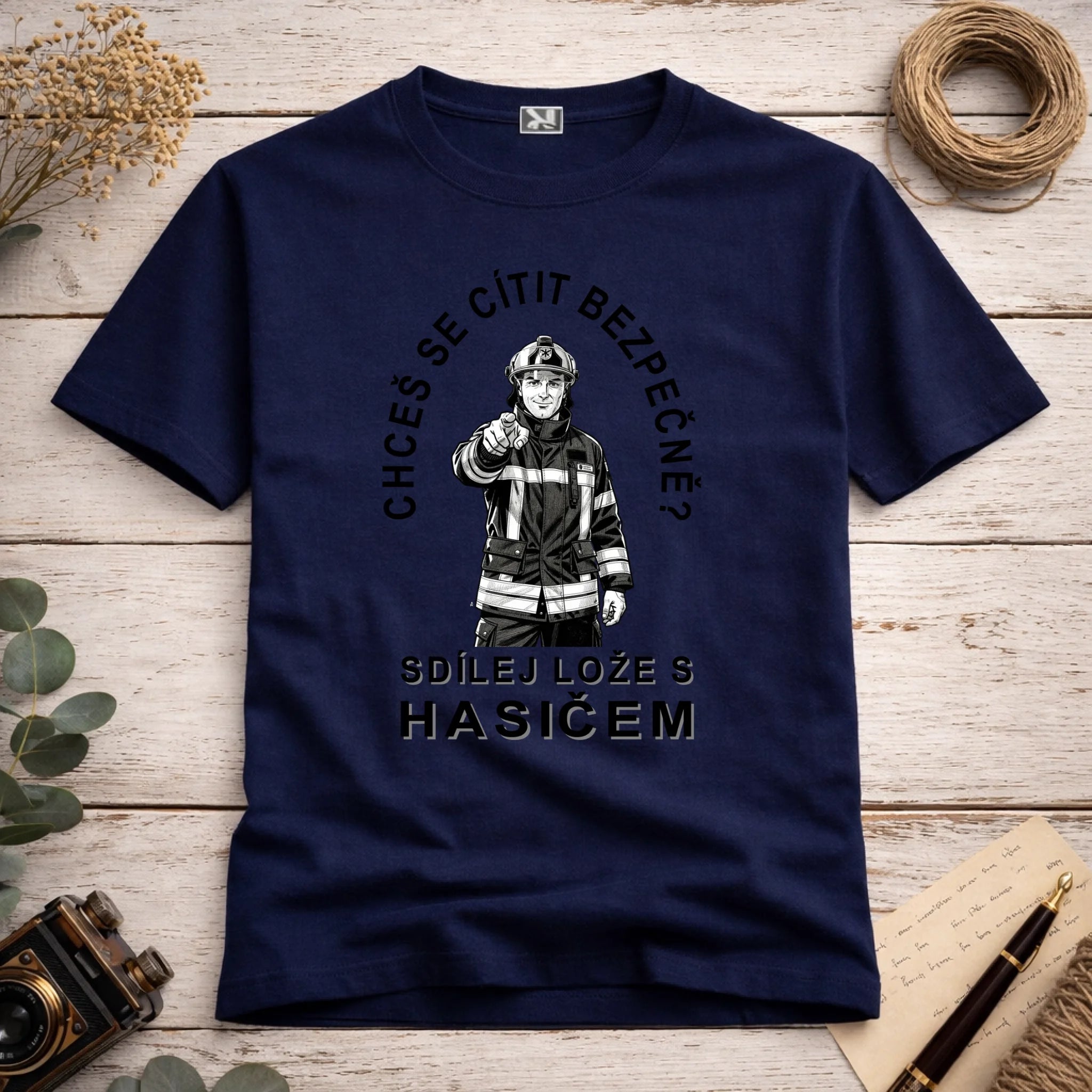 námořnická modrá